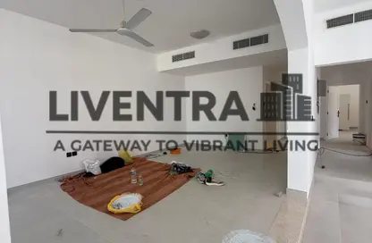 Villa - 4 Bedrooms - 5 Bathrooms for rent in Mirdif - Dubai