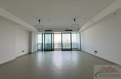 Apartment - 3 Bedrooms - 3 Bathrooms for rent in La Plage Tower - Al Mamzar - Sharjah - Sharjah