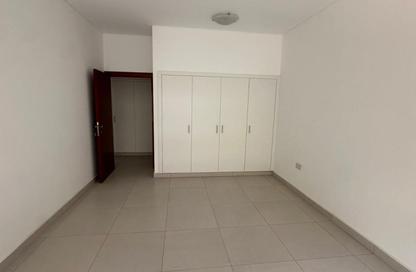 Apartment - 3 Bedrooms - 3 Bathrooms for rent in Al Karama Sqaure - Al Karama - Dubai