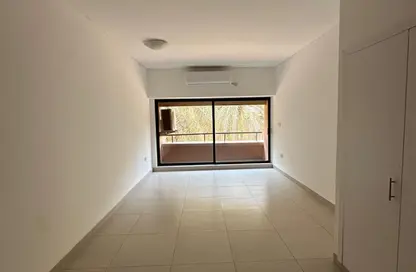 Apartment - 3 Bedrooms - 3 Bathrooms for rent in Al Karama Sqaure - Al Karama - Dubai