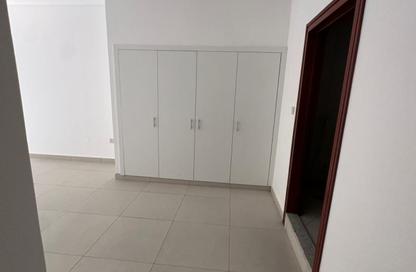 Apartment - 3 Bedrooms - 3 Bathrooms for rent in Al Karama Sqaure - Al Karama - Dubai