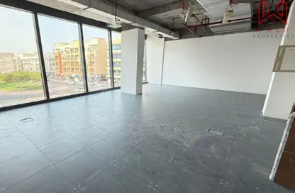 مكتب - استوديو - 1 حمام للايجار في عود ميثاء - بر دبي - دبي