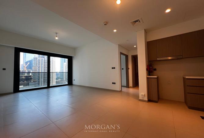 Unfurnished | Vacant | Boulevard View photo 2