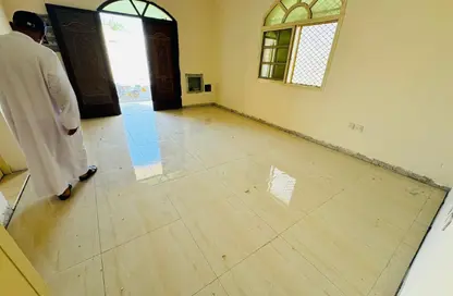 فيلا - 3 غرف نوم - 3 حمامات للايجار في الرفاع - رأس الخيمة