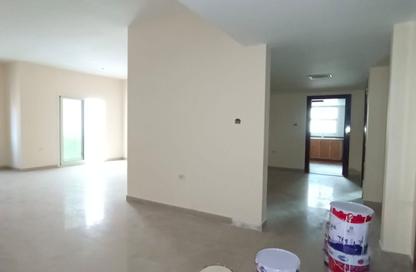 Apartment - 2 - 3 for rent in Al Taawoon Tower 1 - Al Taawoon Towers - Al Khan - Sharjah
