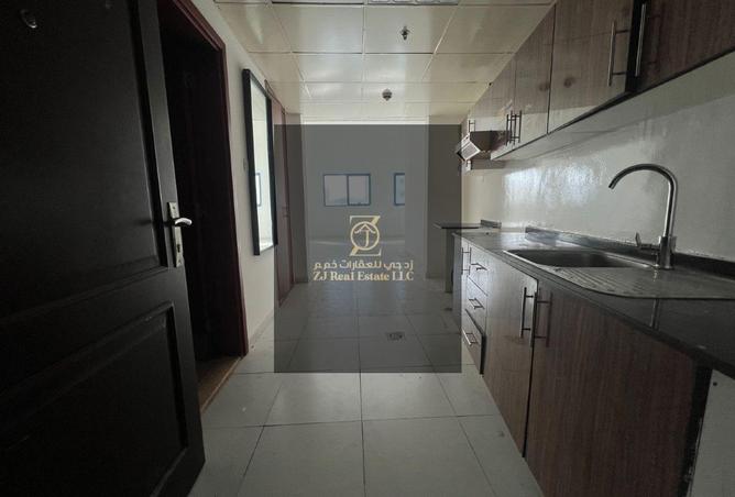 73854408 - Property Image 3