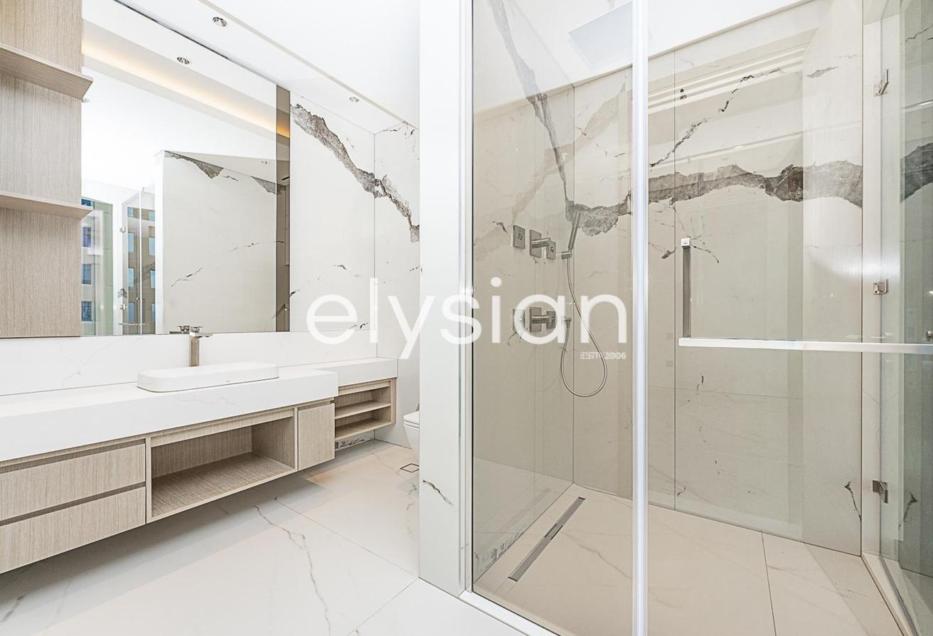 Luxury Living | S TOWER | Prime Location photo 9