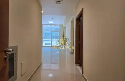 شقة - 2 غرف نوم - 2 حمامات للايجار في برج جولدن ساندز - النهدة - الشارقة