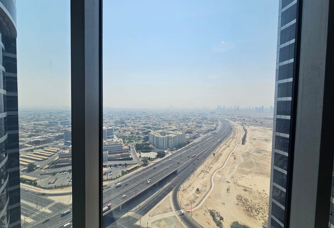 Studio office space in I Rise Tower, Barsha Heights (Tecom): 7