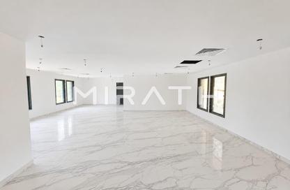 Villa - 4 Bedrooms - 5 Bathrooms for rent in Jumeirah 1 Villas - Jumeirah 1 - Jumeirah - Dubai