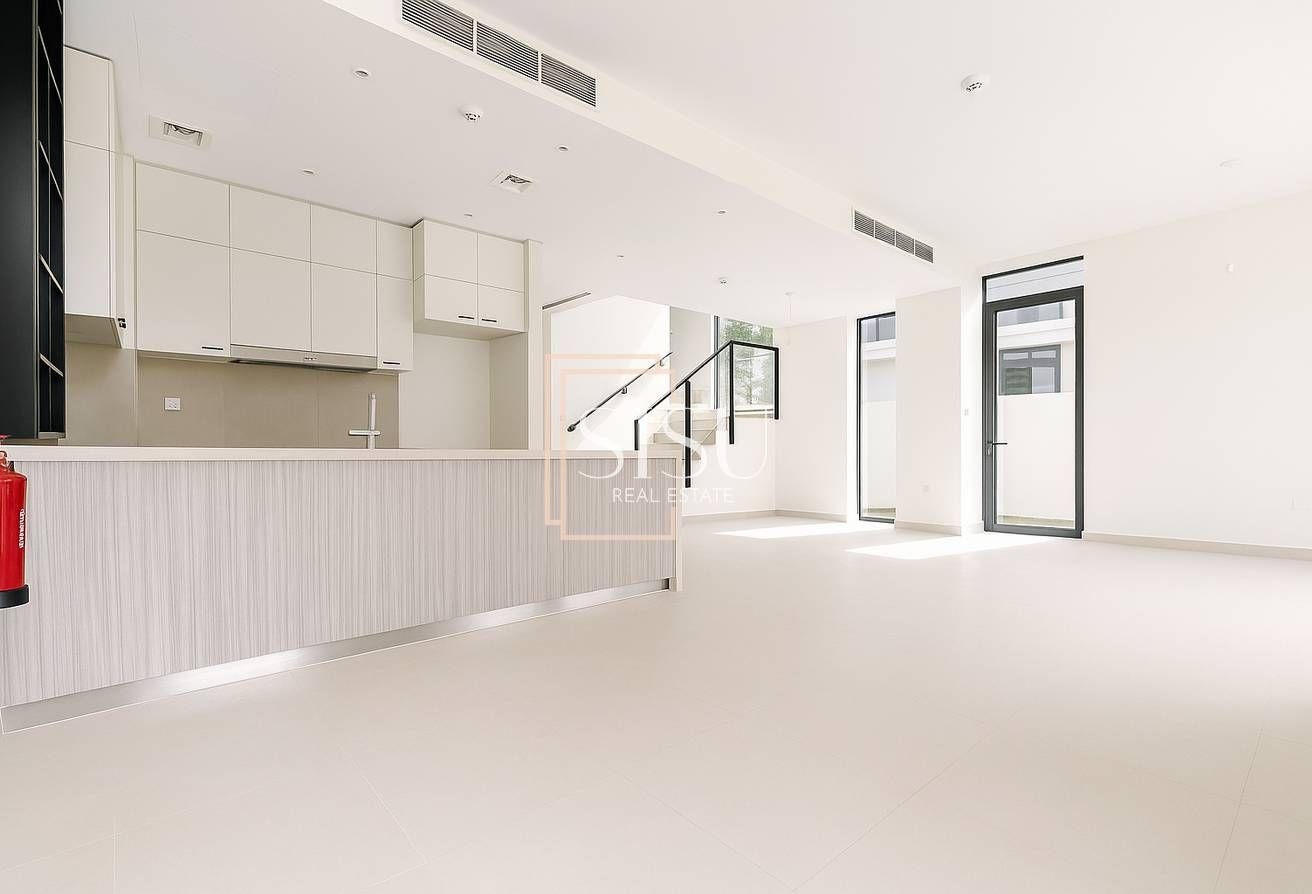 Single Row | Close to Entrance | Community Expert photo 4
