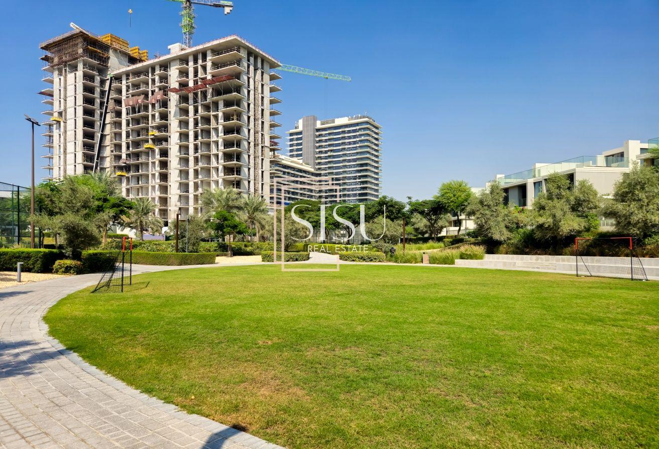 Single Row | Close to Entrance | Community Expert photo 24