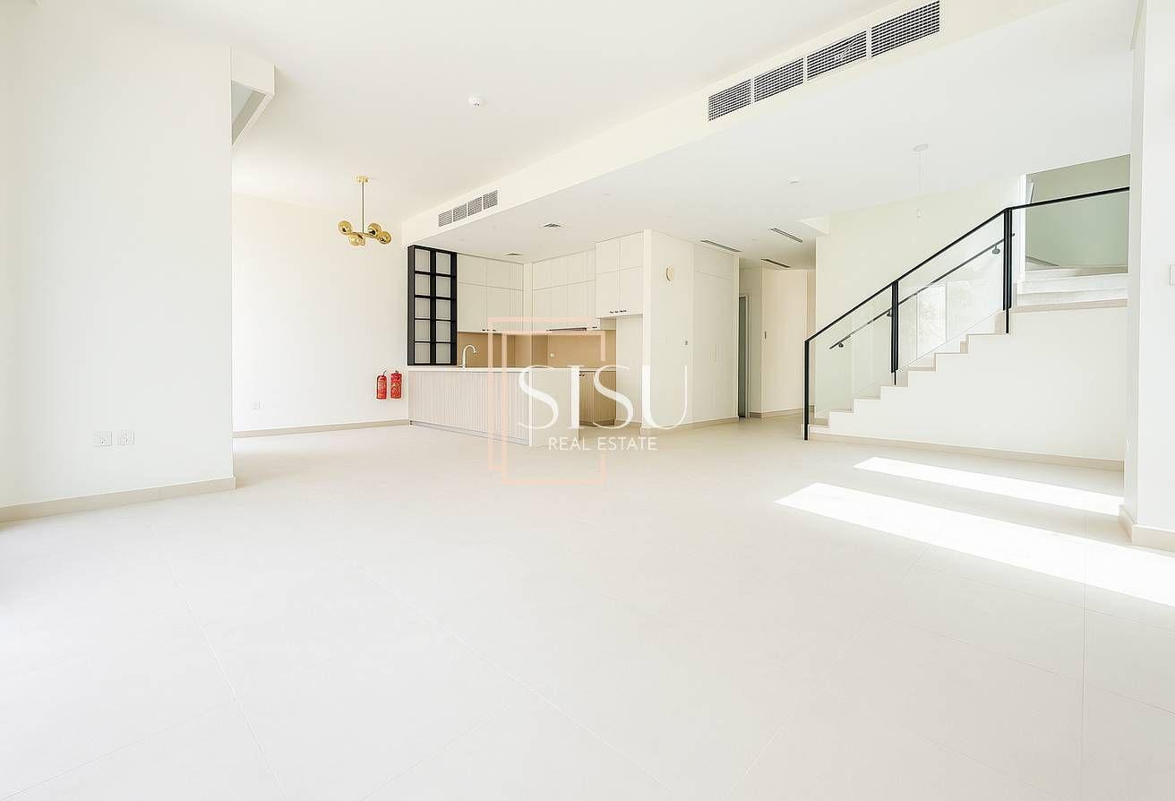Single Row | Close to Entrance | Community Expert photo 5
