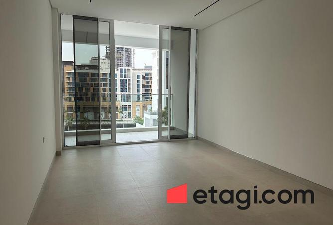 Luxurious Studio | Brand New | Near Metro