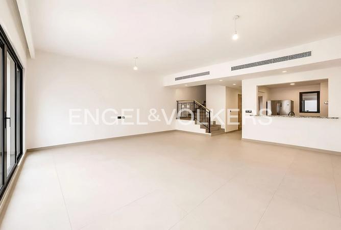 5-bed townhouse in Costa Brava 1 — photo 2