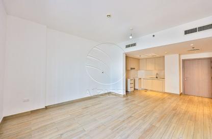 Apartment - 1 - 1 for sale in Waters Edge - Yas Island - Abu Dhabi