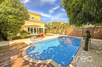 Villa - 4 - 5 for rent in District 4 - Jumeirah Park - Dubai