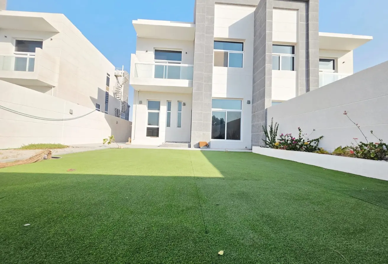 163717000 - Property Main Image