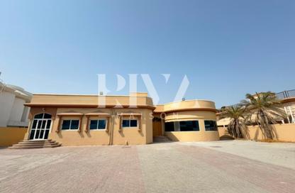 Villa - 4 Bedrooms - 6 Bathrooms for rent in Al Twar 3 - Al Twar - Dubai