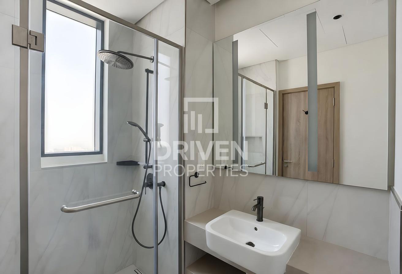 The Only Corner Unit with Lagoon and Burj Views photo 22