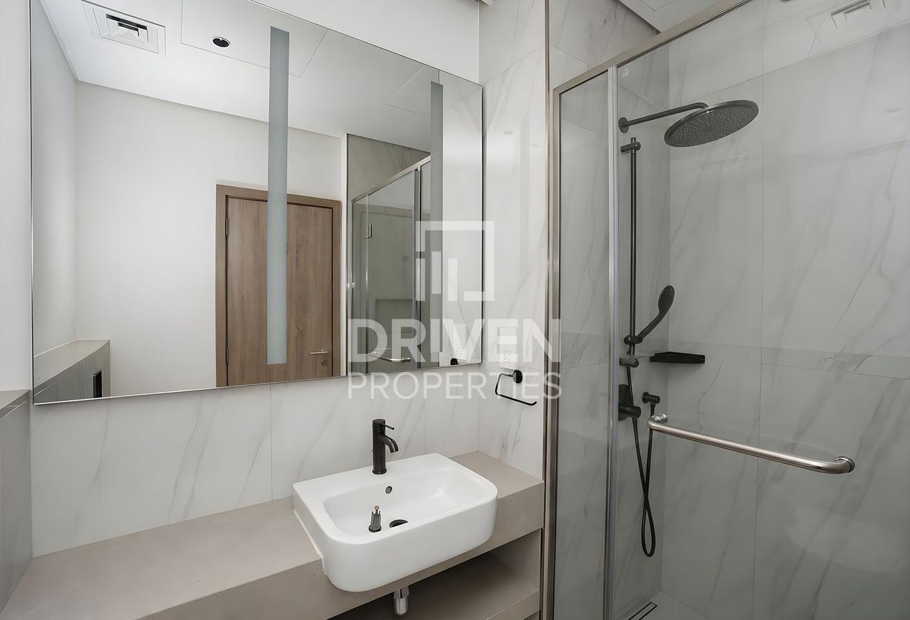 The Only Corner Unit with Lagoon and Burj Views photo 23