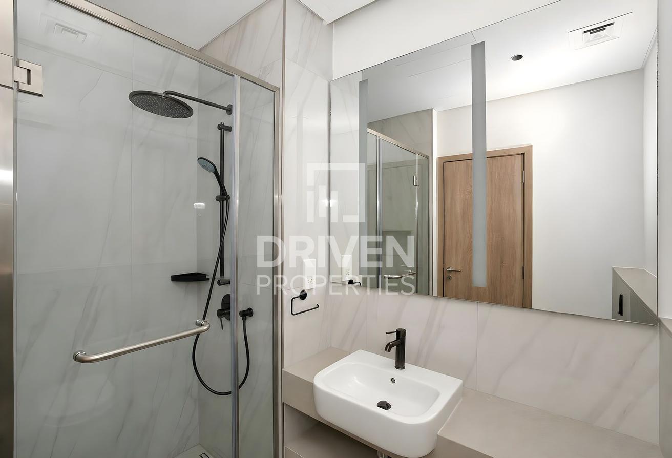 The Only Corner Unit with Lagoon and Burj Views photo 24