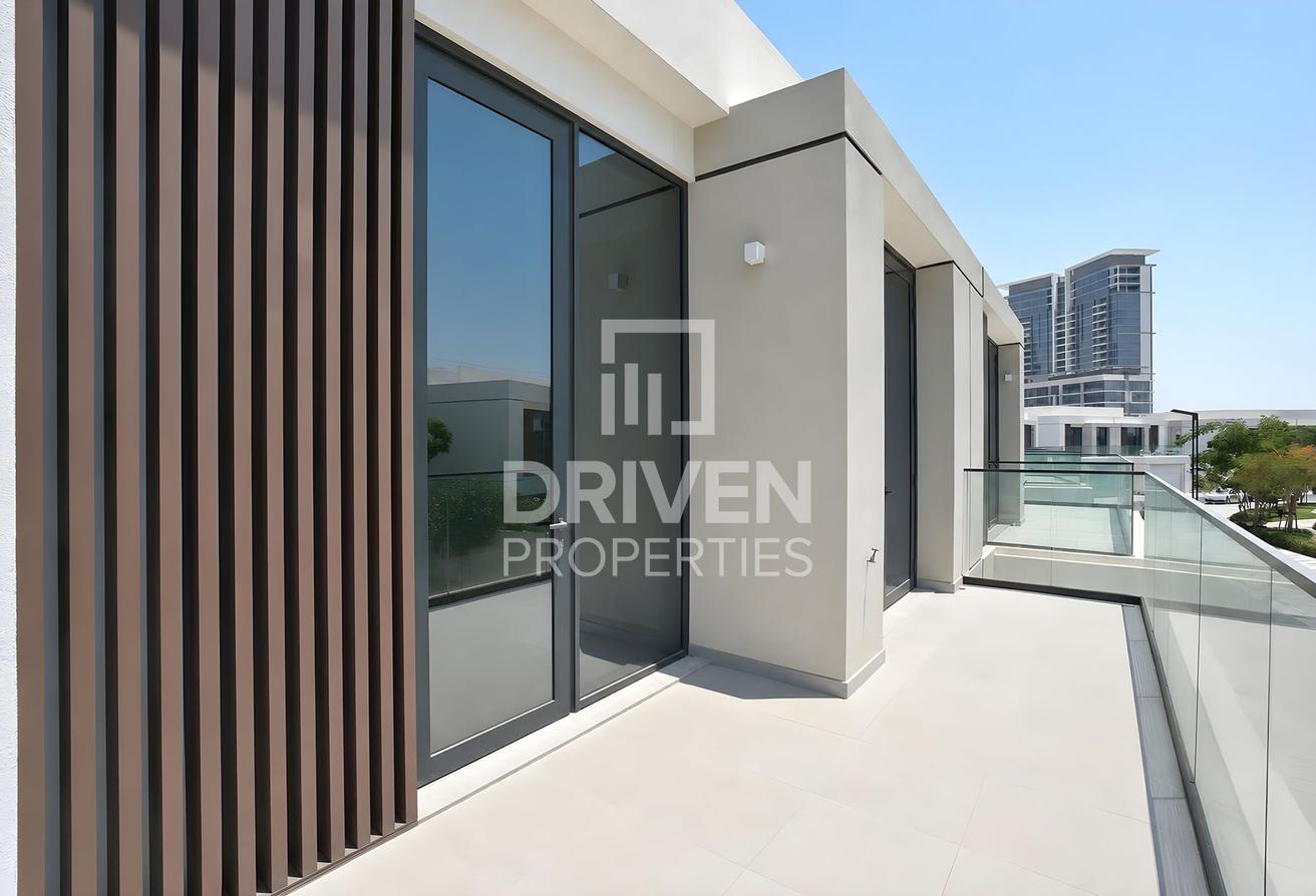 The Only Corner Unit with Lagoon and Burj Views photo 26