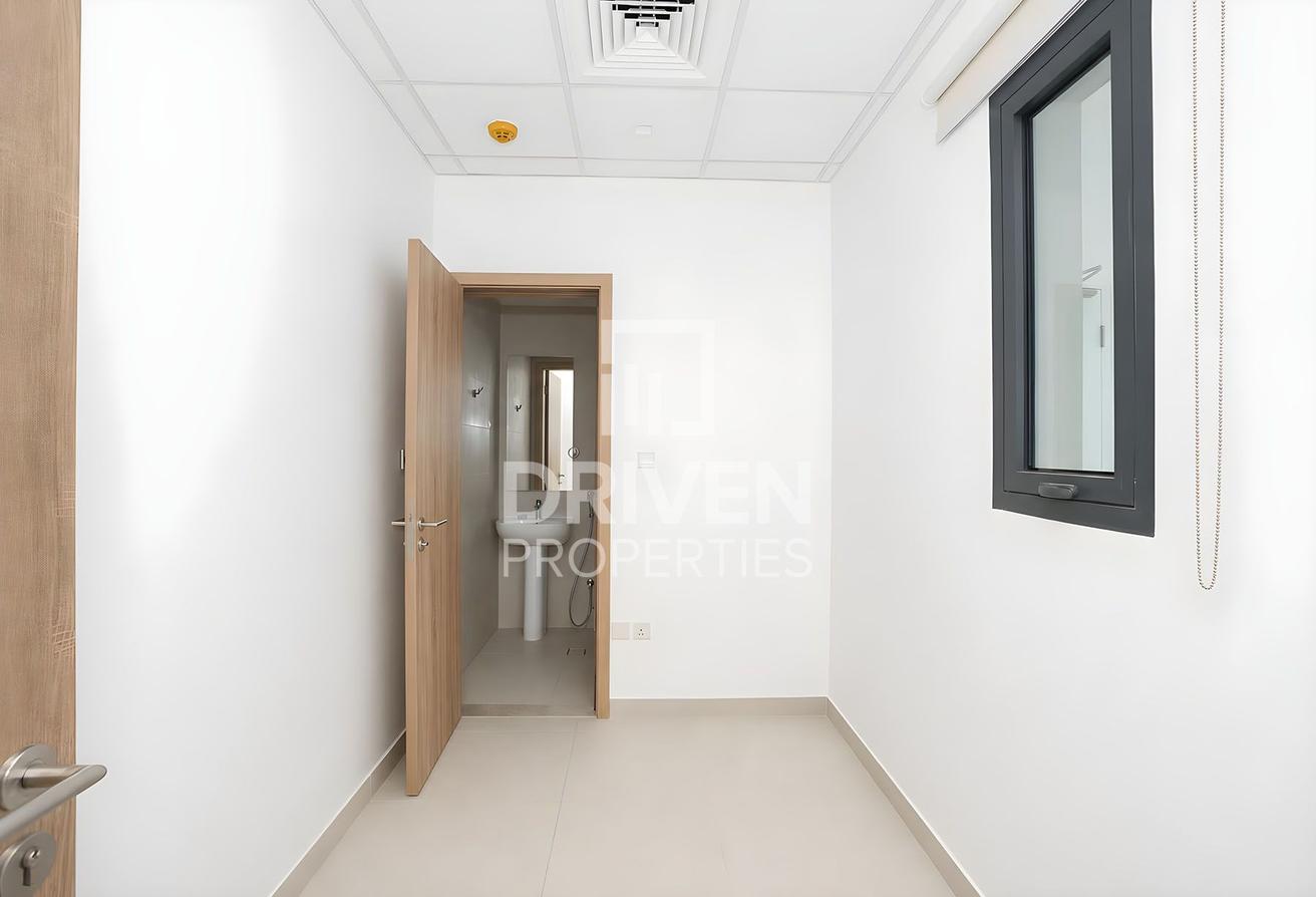 The Only Corner Unit with Lagoon and Burj Views photo 20