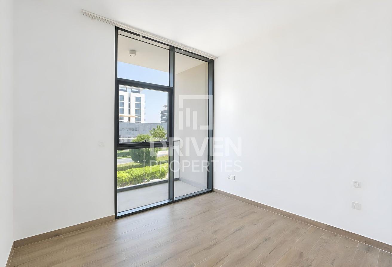 The Only Corner Unit with Lagoon and Burj Views photo 15