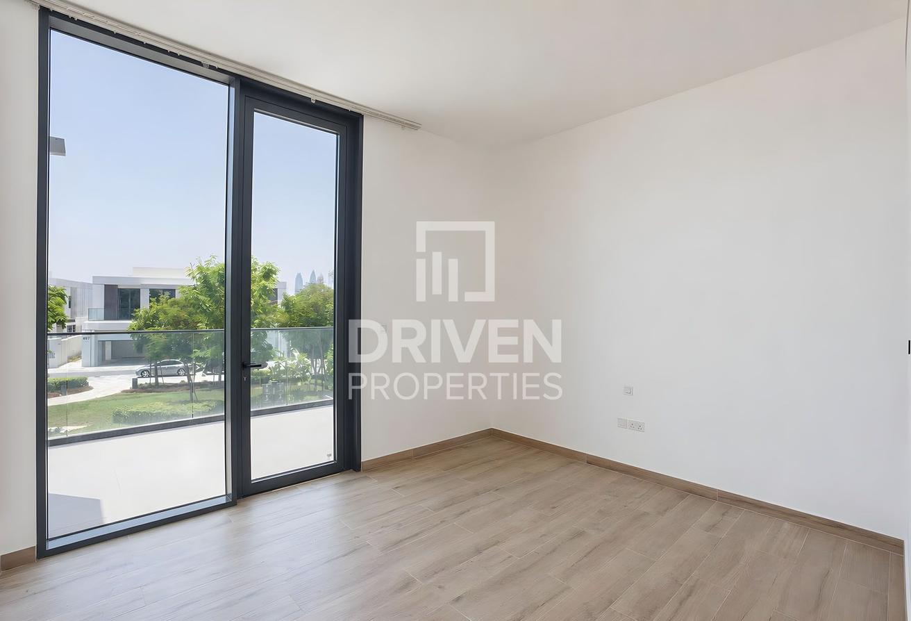 The Only Corner Unit with Lagoon and Burj Views photo 10