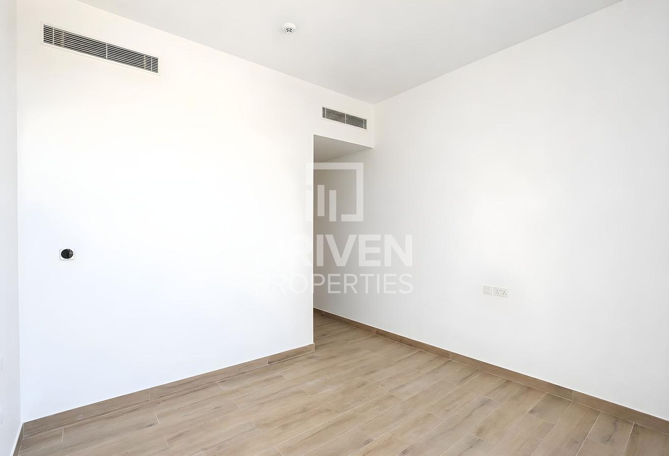 The Only Corner Unit with Lagoon and Burj Views photo 16