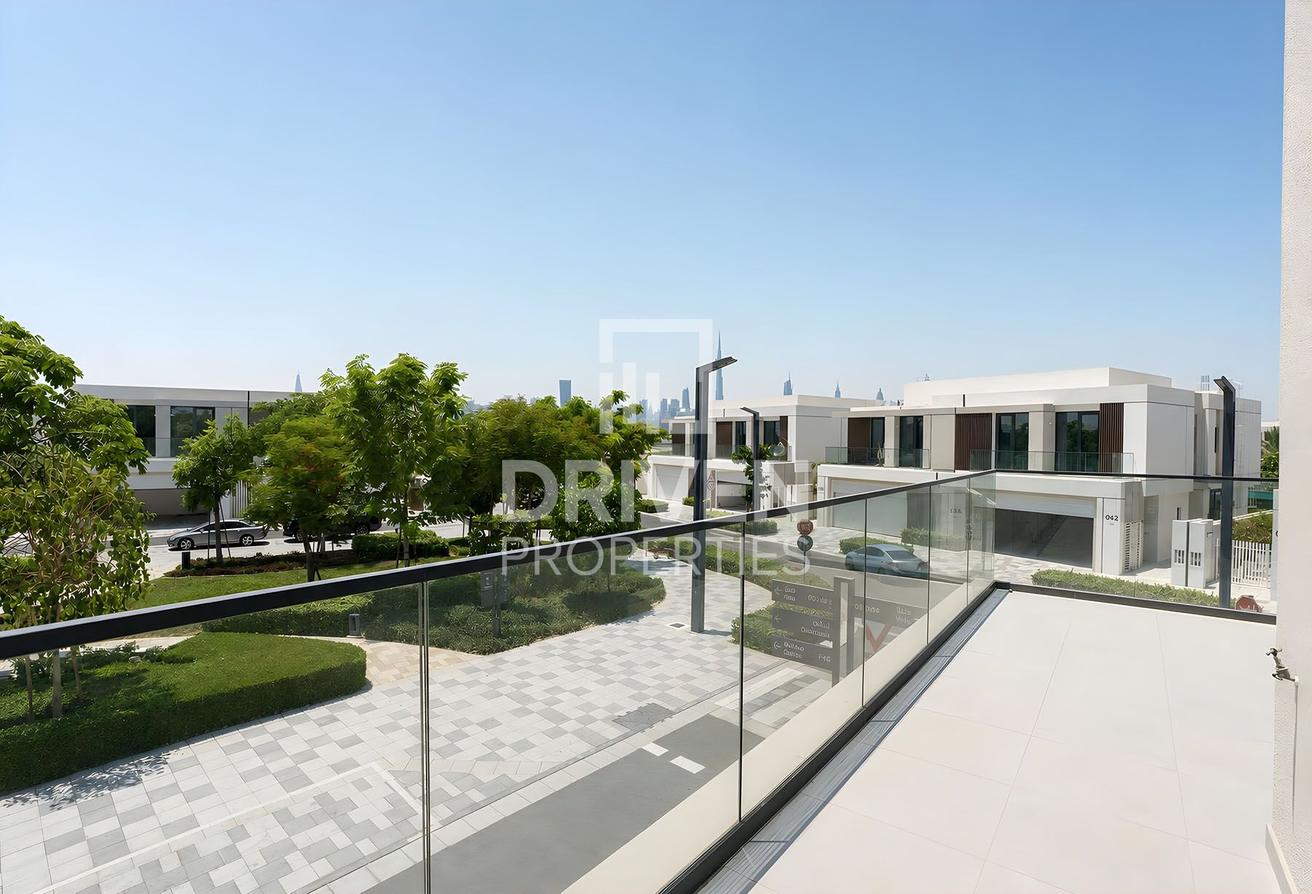 The Only Corner Unit with Lagoon and Burj Views photo 25