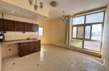 Apartment - Studio - 1 for rent in Fire Station Road - Muwaileh - Sharjah