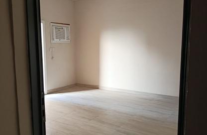 Apartment - 2 - 2 for rent in Al Majaz Pearl - Al Majaz 2 - Al Majaz - Sharjah