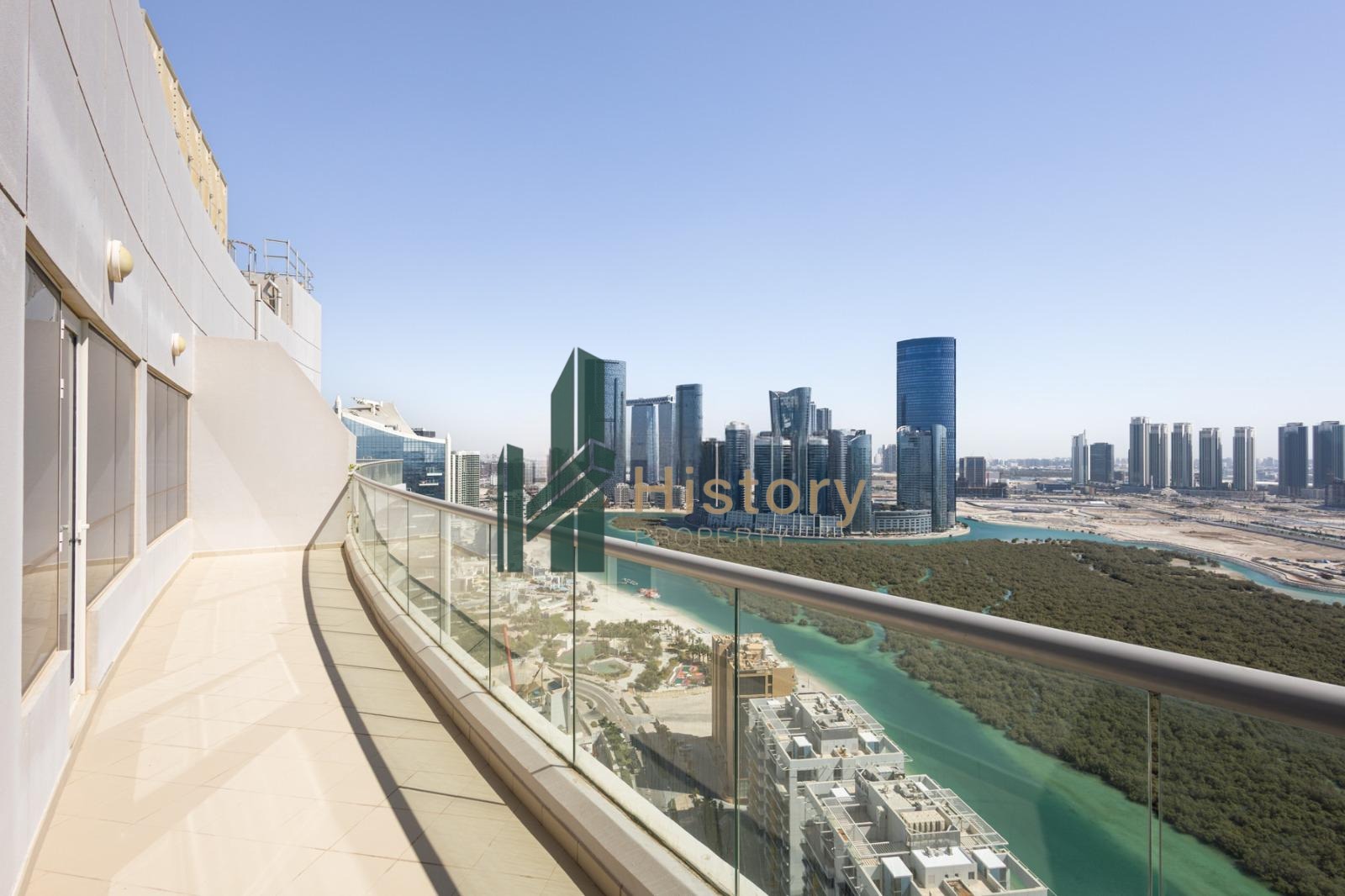 Sea and city view | High floor | spacious layout