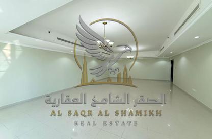 Apartment - 4 Bedrooms - 5 Bathrooms for rent in Al Khan Corniche - Al Khan - Sharjah Apartment - 4 Bedrooms - 5 Bathrooms for rent in Al Khan Corniche - Al Khan - Sharjah