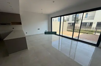 تاون هاوس - 2 غرف نوم - 4 حمامات للايجار في جزيرة فالكون - قرية الحمرا - رأس الخيمة