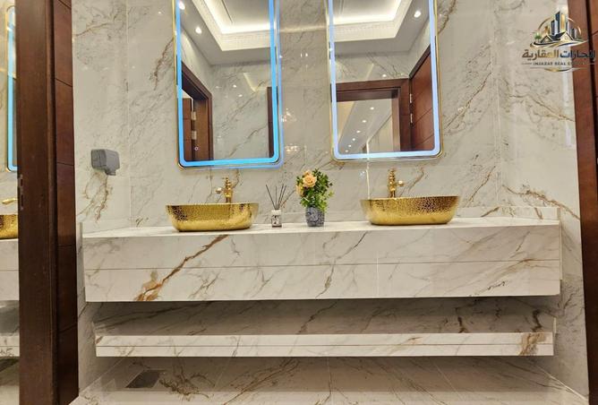 102830127 - Property Image 3