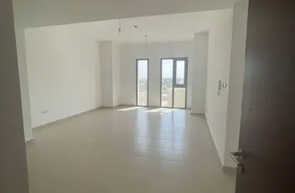 Apartment - 1 Bedroom - 1 Bathroom for sale in Hayat Boulevard 2A - Hayat Boulevard 2 - Hayat Boulevard - Town Square - Dubai