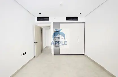 شقة - 2 غرف نوم - 3 حمامات للايجار في الزاهية - تجارية مويلح - الشارقة