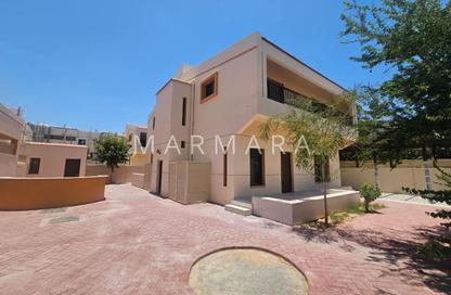 Villa - 4 Bedrooms - 3 Bathrooms for rent in Jumeirah 3 Villas - Jumeirah 3 - Jumeirah - Dubai