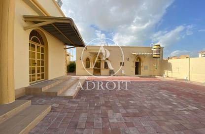 Villa - 4 Bedrooms - 5 Bathrooms for rent in Al Barsha 2 - Al Barsha - Dubai