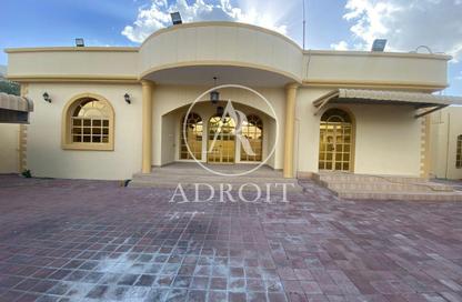 Villa - 4 Bedrooms - 5 Bathrooms for rent in Al Barsha 2 - Al Barsha - Dubai