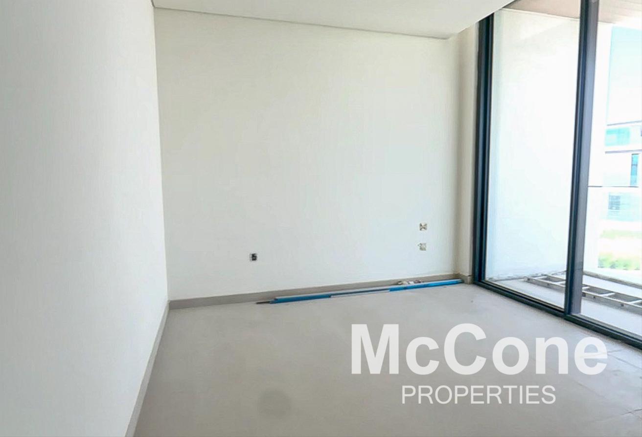 Brand New | Vacant | Spacious Layout photo 8