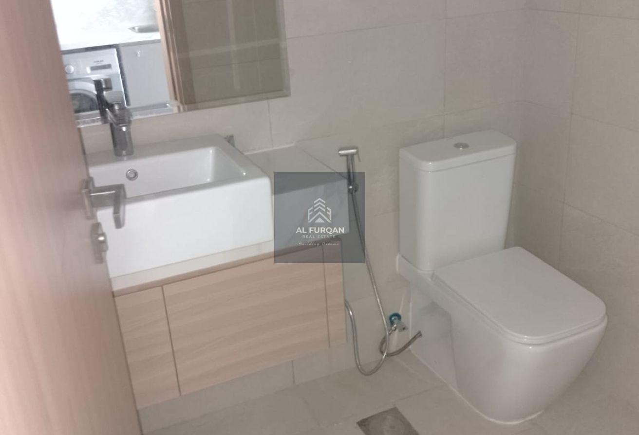 Studio Apartment in Meydan with Covered Parking photo 6