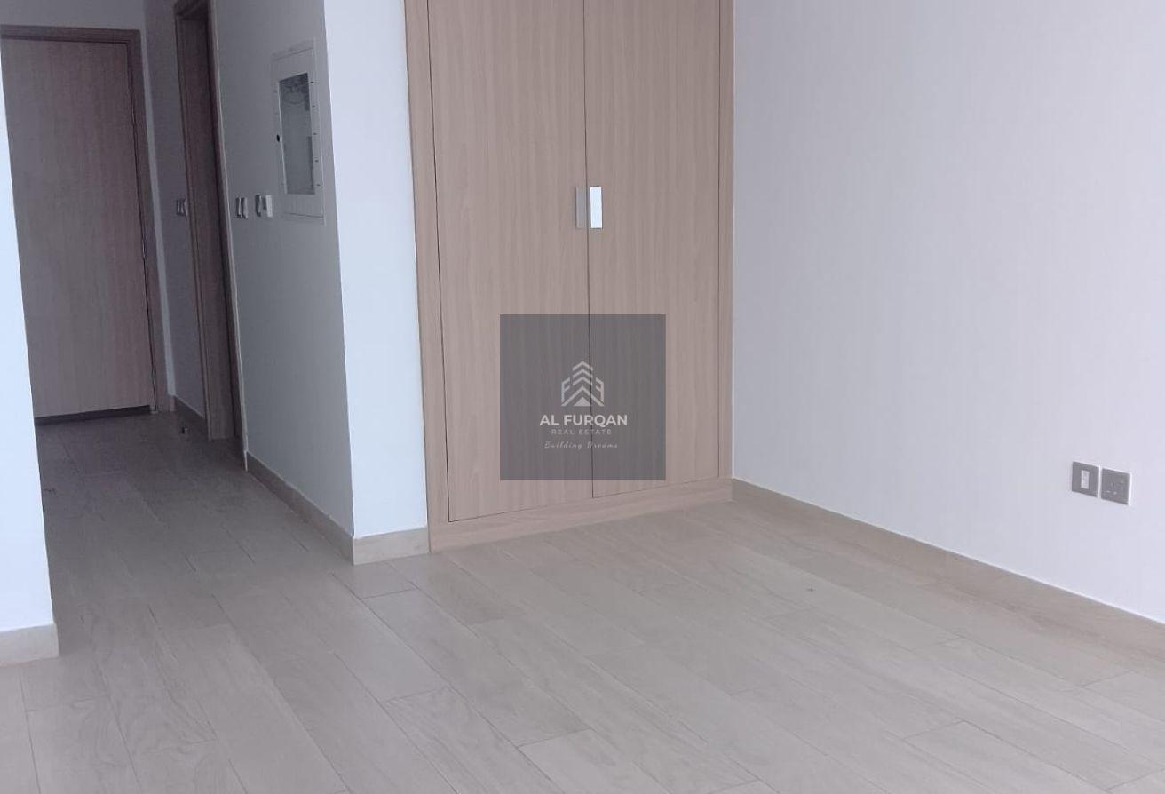 Studio Apartment in Meydan with Covered Parking photo 7