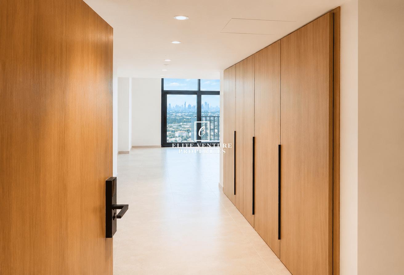 MARINA SKYLINE VIEW | PRIME LOCTAION | SPACIOUS photo 7