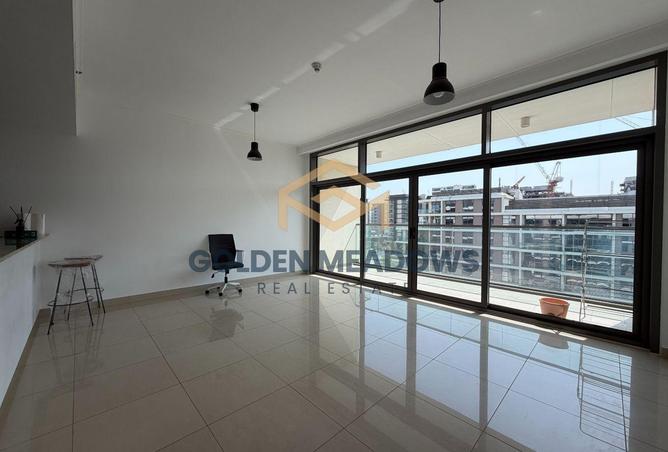 94012231 - Property Main Image