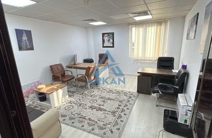Office Space - Studio - 2 for rent in Al Ashram Building - Al Garhoud - Dubai