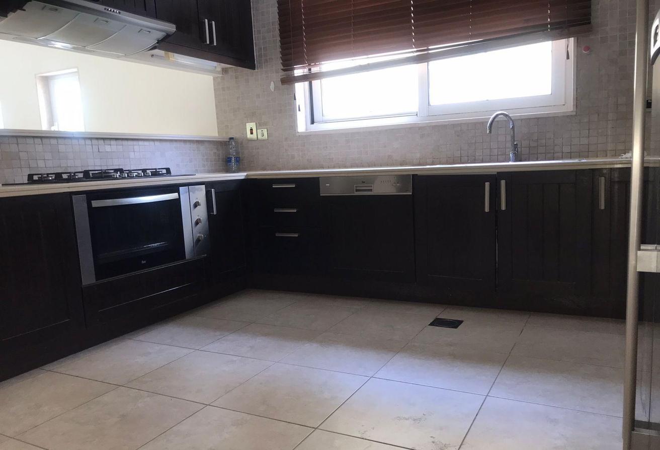 Legacy Large Corner Unit | Community View | Vacant photo 10